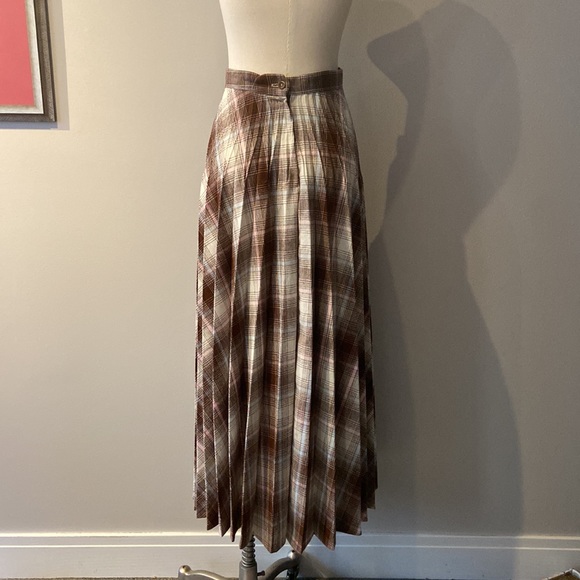 ❌SOLD ❌ Vintage 70's Pleated Plaid Maxi Skirt - Picture 2 of 6